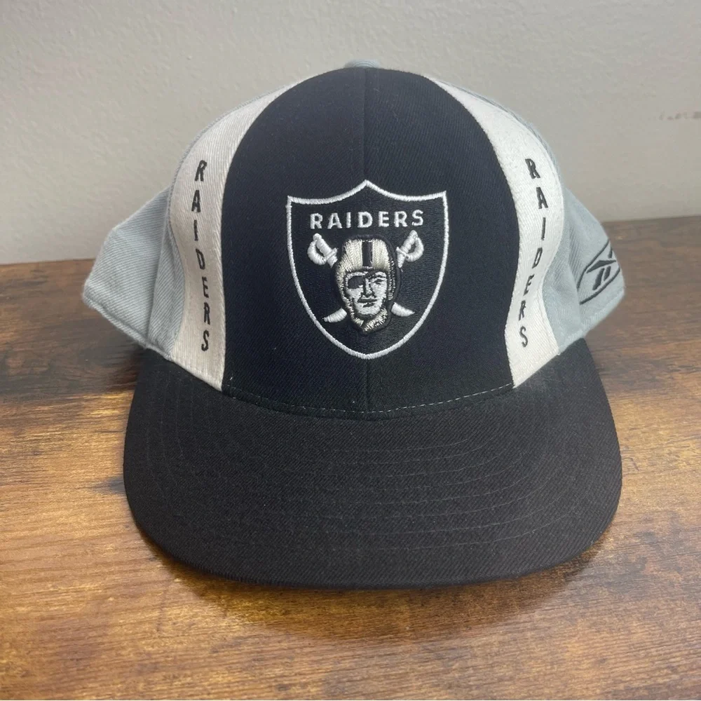 RAIDERS NFL Snapback Cap Hat 7 5/8 Black White And Gray 100 % Wool